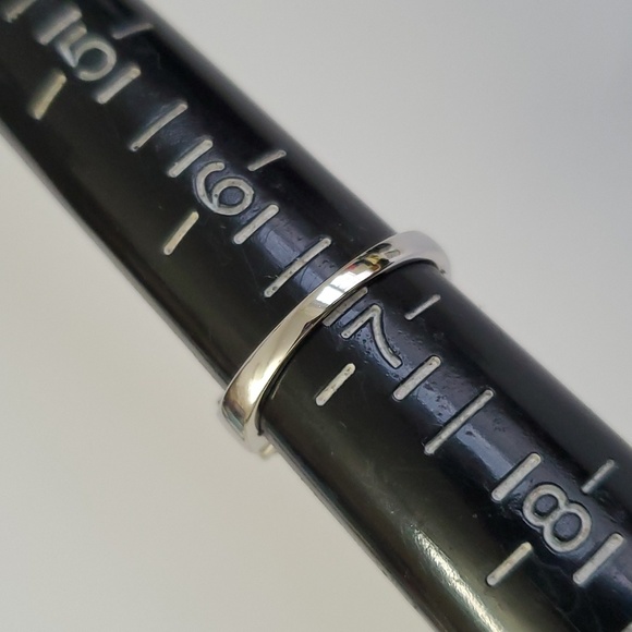 Gorgeous 10K Gold Princess Amethyst Ring - Picture 6 of 8